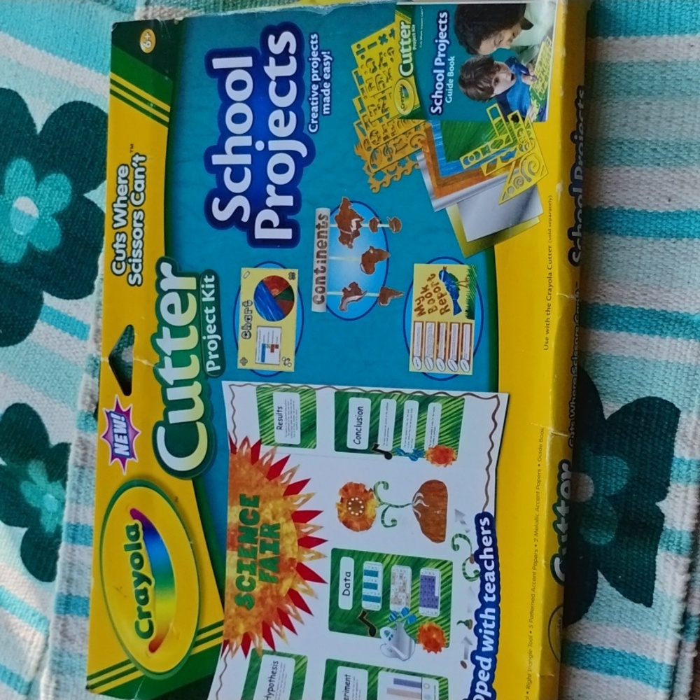🐾 Crayola School Projects  Cutter Projects Kit NIP